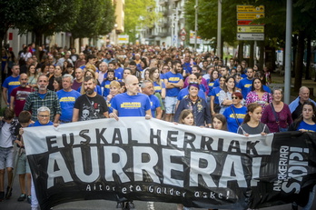 Manifestazio jendentsua Amurrion, Barbado eta Zelaiari elkartasuna adieraziz.