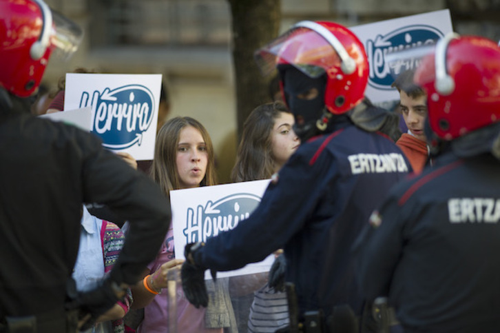 Herriraren aurkako polizia operazioa, Hernanin.