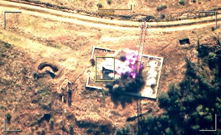 Explosión en un objetivo del Ejército azerbaiyano.