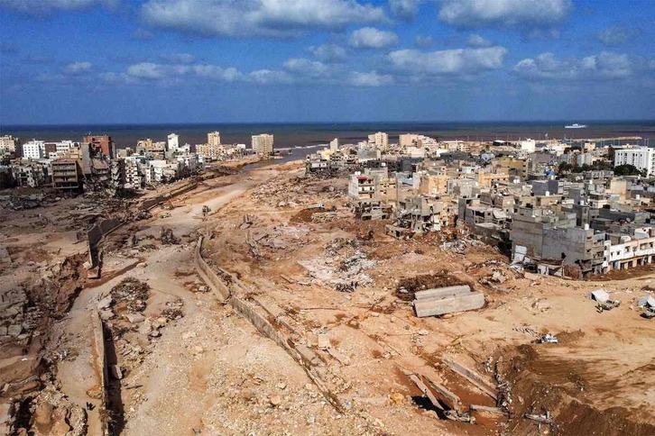 Una vista aérea muestra la ciudad de Derna, en el este de Libia, tras el paso del ciclón Daniel.