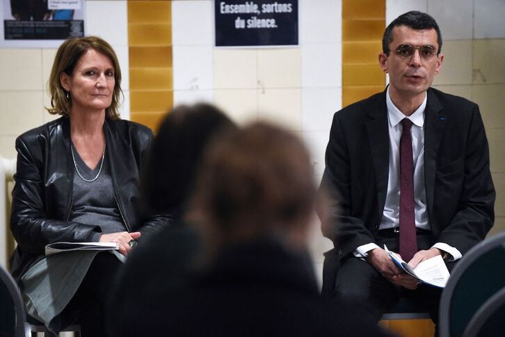 Nathalie Mathieu y Edouard Durand, copresidentes de Ciivise, durante una conferencia, en 2022, en el Palacio de la Mujer, en París.