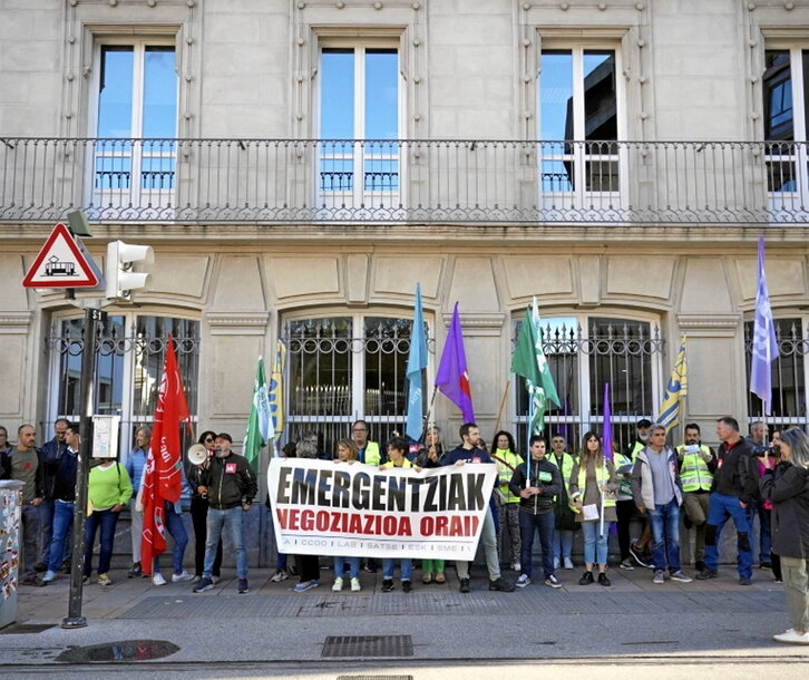 Concentración ante el Parlamento.