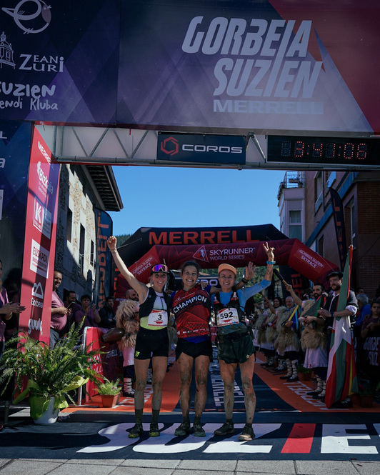 El podium femenino de la Gorbeia Suzien 2023.