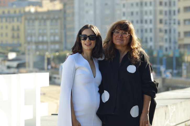 Isabel Coixet y Laia Costa, este martes en Donostia.
