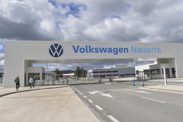 Puerta principal de acceso a la planta de VW Nafarroa en Landaben.