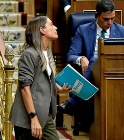 La portavoz de Junts en el Congreso, Míriam Nogueras, y Pedro Sánchez, el martes.