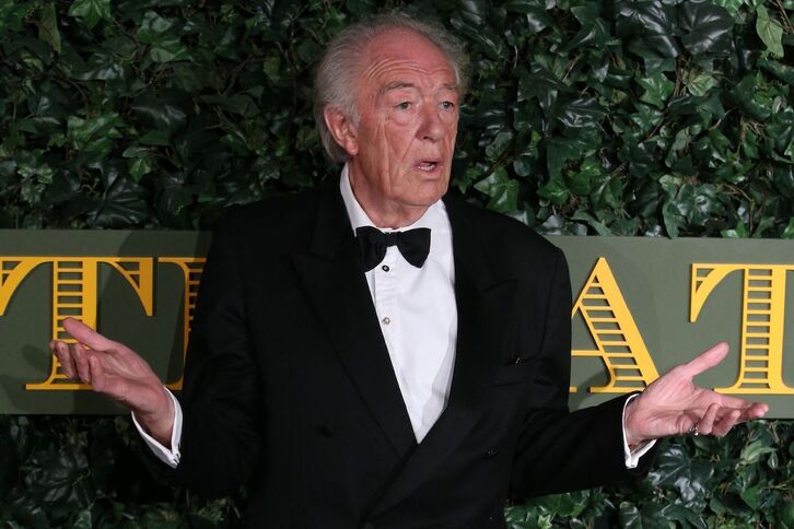 Michael Gambon en la alfombra roja de unos premios de teatro en Londres en 2016.