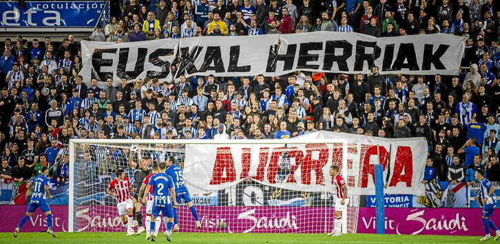 Mendizorrotza presentó una imagen de grandes galas en el primer derbi de la temporada ante el Athletic; hoy volverá a llenarse para recibir a Osasuna.