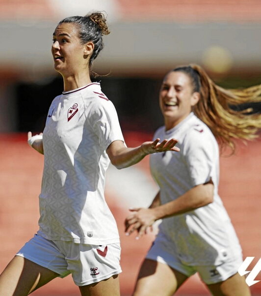 Carla celebra el gol que abría el marcador.