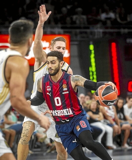 Howard tuvo el triple ganador pese a padecer ante Causeur. Pero su tiro no entró.