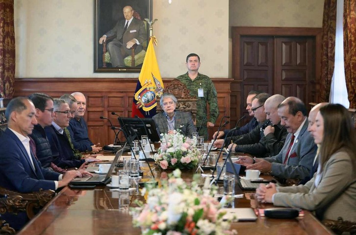El presidente de Ecuador, Guillermo Lasso, en la reunión con su gabinete de Seguridad.