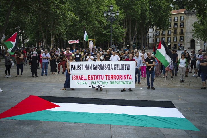 Concentración en julio en Bilbo en contra de las agresiones de Israel al pueblo palestino.