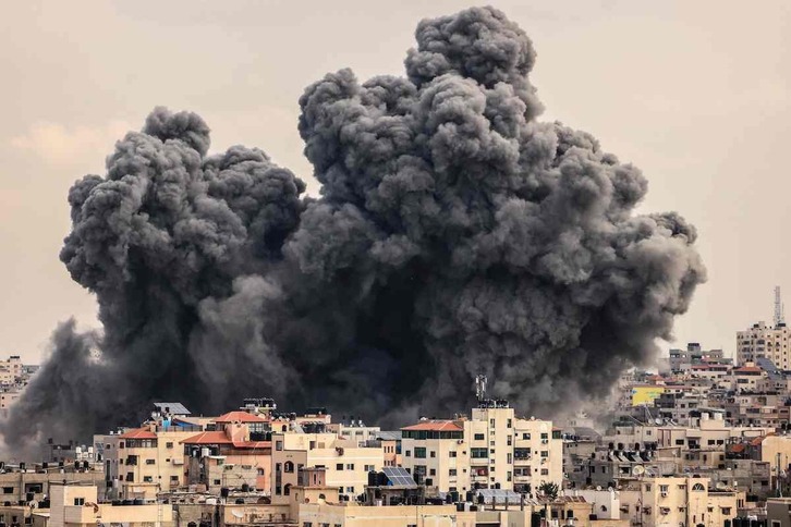 Ke zutabe bat Gazan, Israelen eraso baten ondorioz.