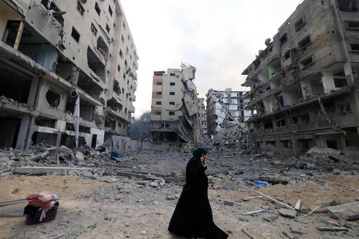 Ciudad de Gaza, devastada por incesantes bombardeos.