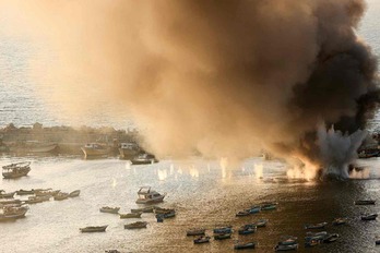 Ataque israelí en el puerto de Gaza. 