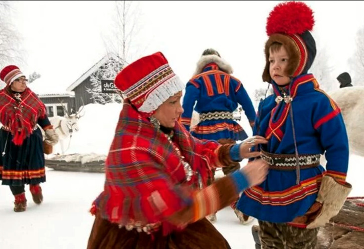 Una familia de samis, pueblo referente para los avances que se pretenden en Australia.