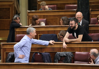 Matute (EH Bildu) y Botran (CUP), en la sesión que motivó el recurso de Vox.