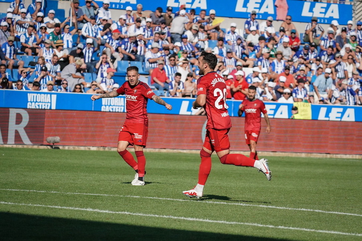 Arnaiz celebra el 0-1 que anotó en Mendizorrotza.