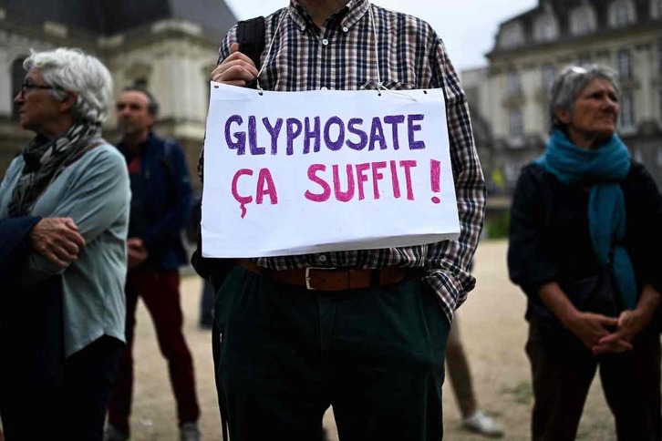 Manifestación en contra del uso del glifosato en Rennes, Bretaña.