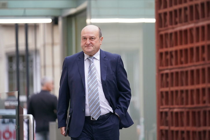 Andoni Ortuzar, entrando al Parlamento de Gasteiz, en una imagen de archivo.