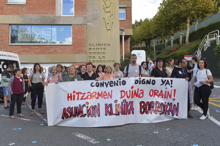 Las trabajadoras de Asunción Clínica de Tolosa se han movilizado en una nueva jornada de huelga.