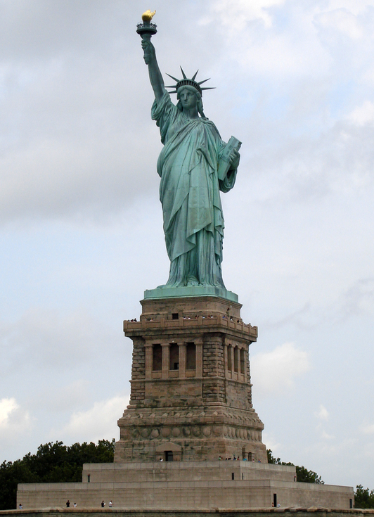Askatasunare Estatua New Yorkeko ikonoa bihurtu da. 