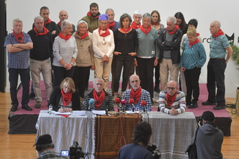 Doce familiares de presos republicanos han presentado ante el Juzgado de Agoitz la primera querella por trabajo esclavo.