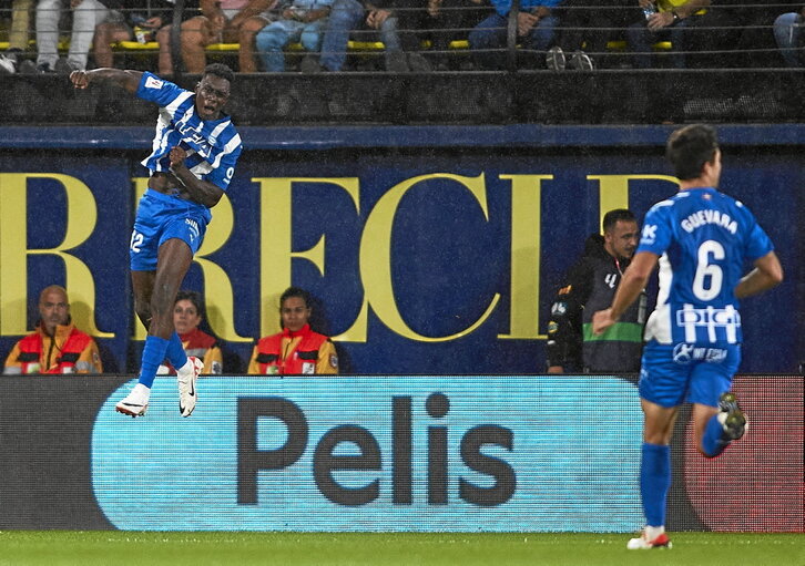 Samu Omorodion celebra con rabia el 0-1 en La Cerámica ante el Villarreal.