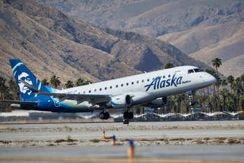 Imagen de un avión de Alaska Airlines.