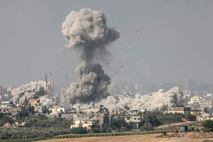 Imagen de una explosión en el norte de la Franja de Gaza.