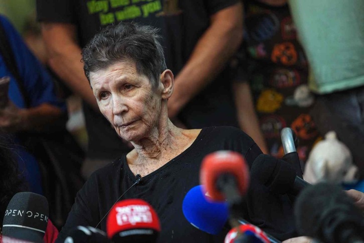 Yocheved Lifshitz, de 85 años, fue liberada por Hamas la noche del lunes junto a Nurit Cooper. 