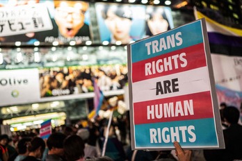 Movilización en las calles de Tokio por los derechos de las personas trans.