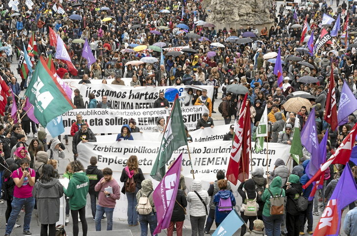 Imagen de la manifestación celebrada en Gasteiz dentro de la jornada de huelga del sector público.