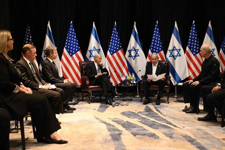 Jake Sullivan –segundo por la izquierda– participó en la delegación de EEUU que viajó a Israel.