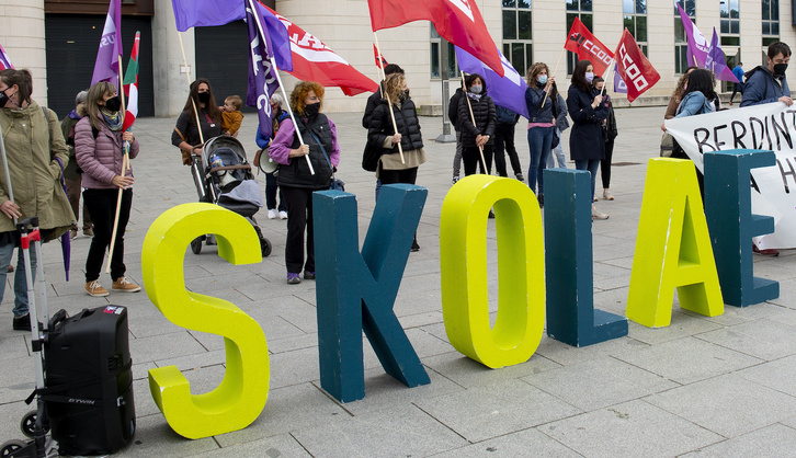 Protesta sindical en favor de la aplicación de Skolae en todos los centros.