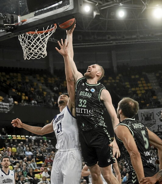 Bilbao Basket trabajó duro y ganó holgadamente.