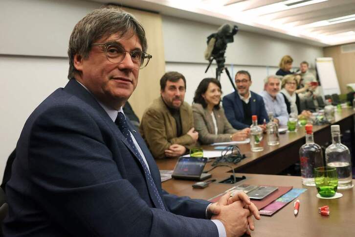 Carles Puigdemont, en una reunión con la dirección de Junts.