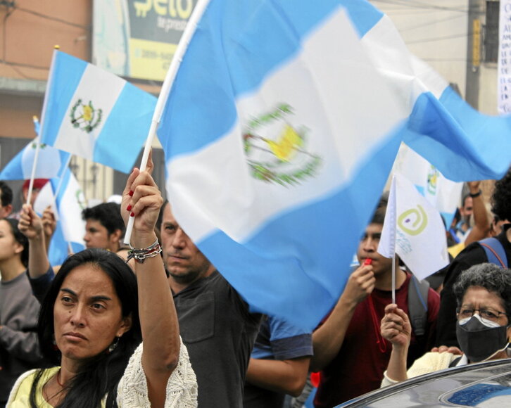 Guatemaltecos volvieron a manifestarse el viernes en la Gran Marcha por la Democracia.