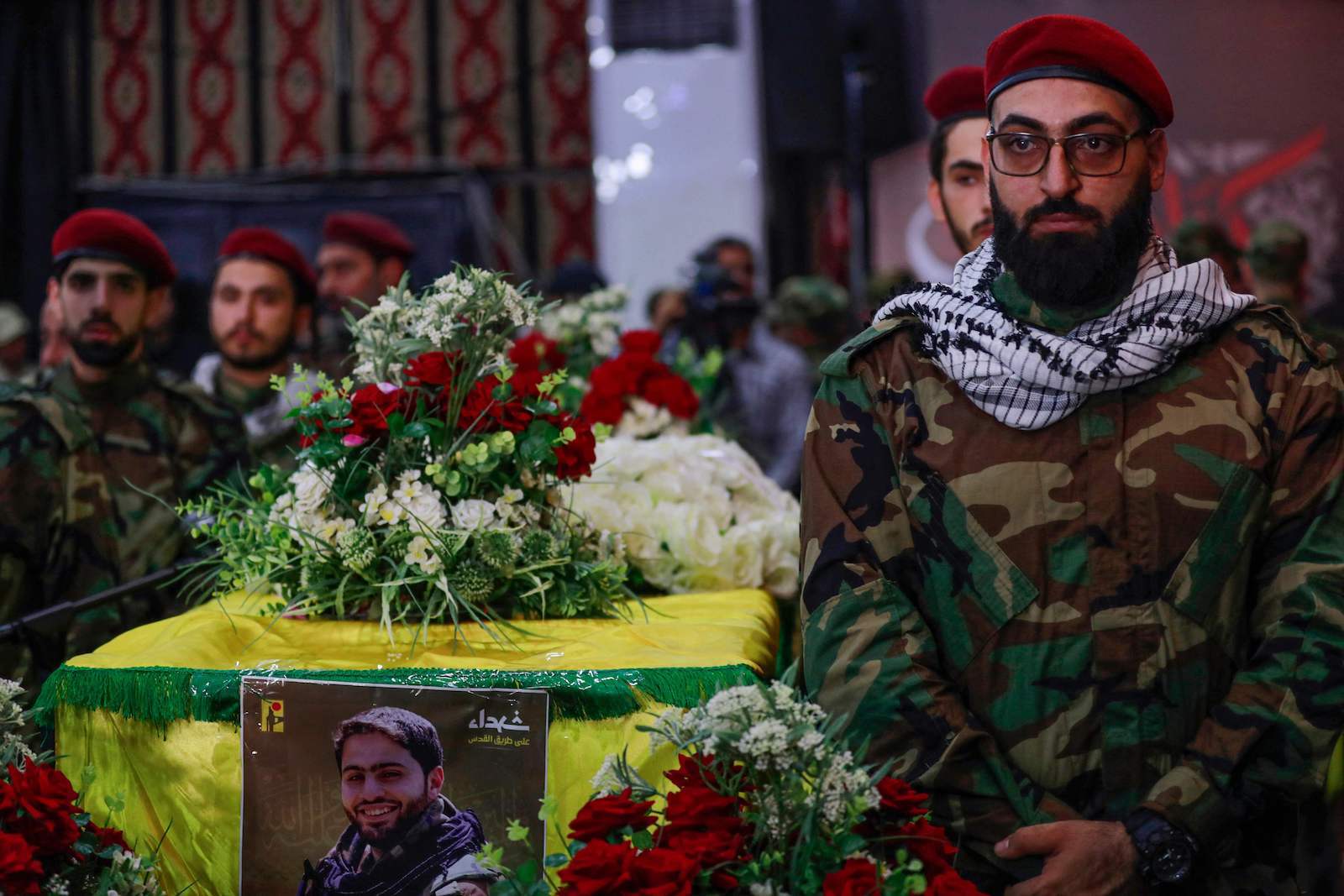 Funeral de un miembro de Hezbollah este lunes en Beirut. (Ahamd AL-RUBAYE/AFP)
