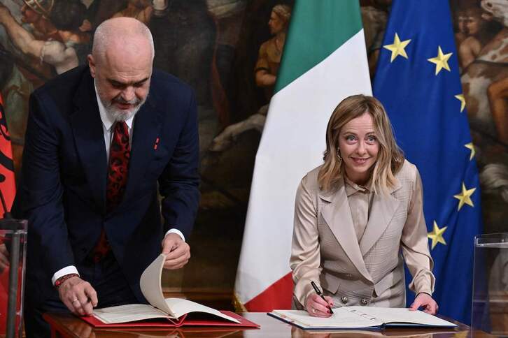 El primer ministro albanés, Edi Rama, y su homóloga italiana, Giorgia Meloni.