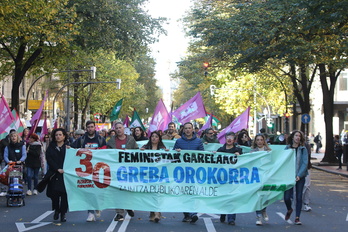 ELA ha realizado una asamblea y una manifestación en Bilbo de cara a la huelga general feminista del día 30.