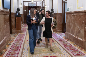 Miriam Nogueras (Junts) eta Mertxe Aizpurua (EH Bildu) artxiboko argazki batean. 