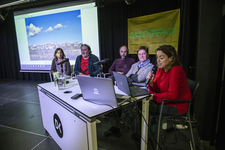 Greenpeacen energia berriztagarriei buruzko jardunaldien lehenengo eguna izan da Donostian.