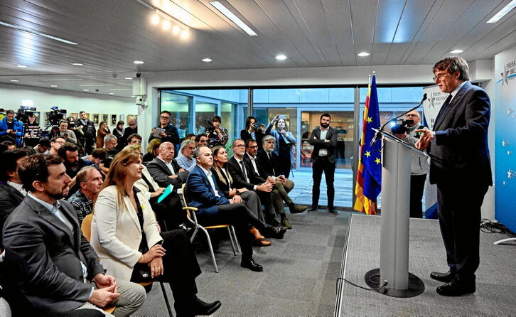 Comparecencia de Carles Puigdemont ayer en Bruselas para explicar los detalles del acuerdo de investidura.