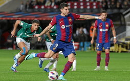 Lewandowski marcó de penalti el gol de la victoria para el Barcelona.