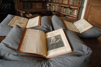  Algunos ejemplares del "First Folio" de William Shakespeare.