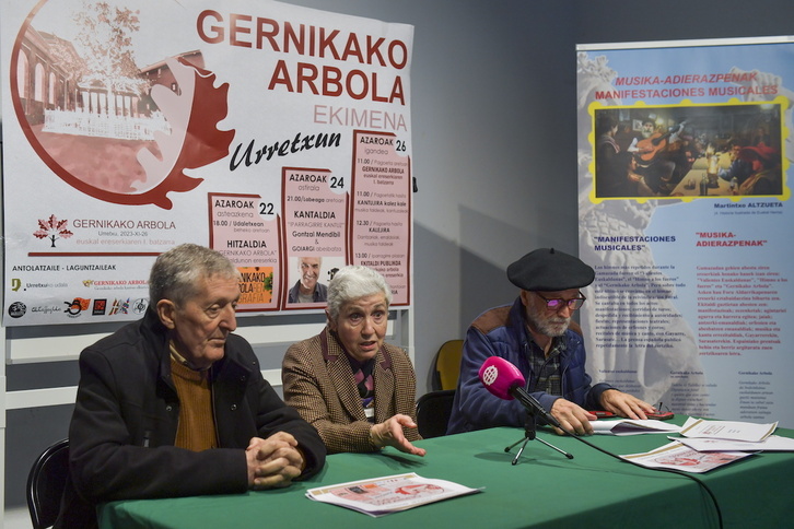 Presentación de los actos que celebrarán en Urretxu el 170 aniversario del ‘Gernikako Arbola’.