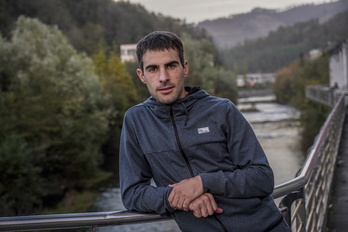 Jon Aberasturi, en Elgoibar, donde vivió la pasada semana su vuelta al Euskaltel y a la Fundación.