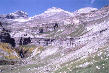 Monte Perdido, visto en su cara sur.