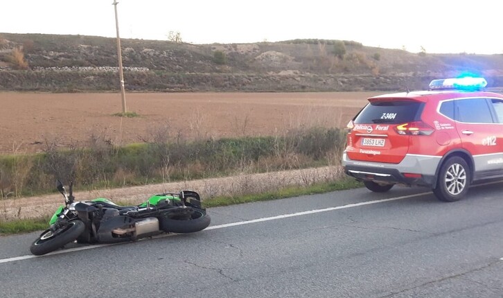 La motocicleta, tras el accidente.